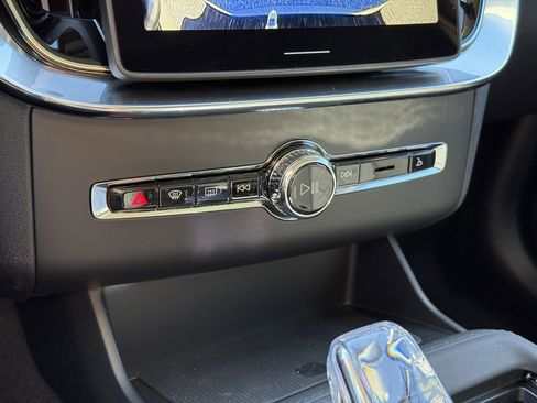 New 2026 Volvo XC90 B6 Plus w/ Protection Package Premier image 22