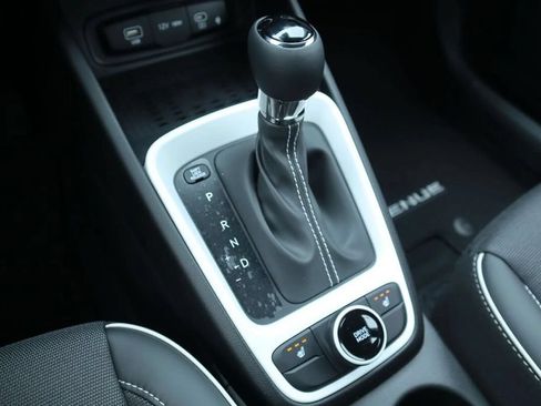 New 2026 Hyundai Venue SEL FWD image 12