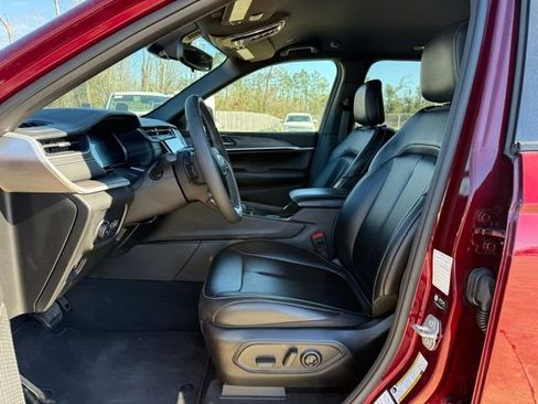 Used 2024 Jeep Grand Cherokee Limited image 26