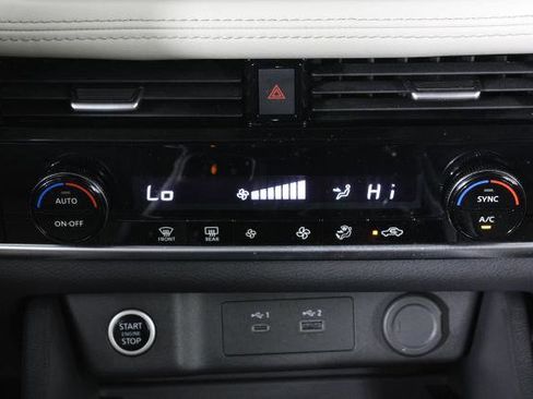 Certified 2023 Nissan Rogue SV FWD image 22