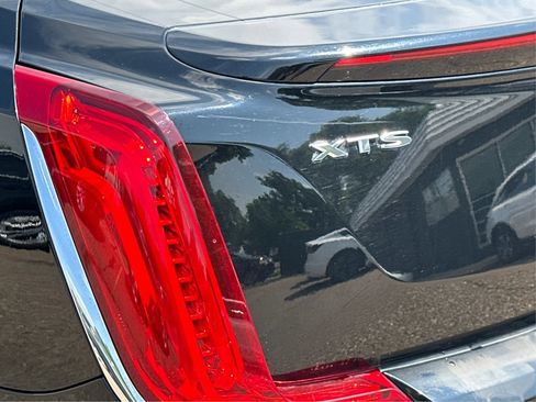 Used 2018 Cadillac XTS Luxury image 31