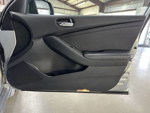 Used 2010 Nissan Altima 2.5 SL w/ SL Pkg image 16