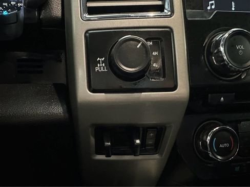 Certified 2017 Ford F350 Lariat w/ Chrome Package image 27