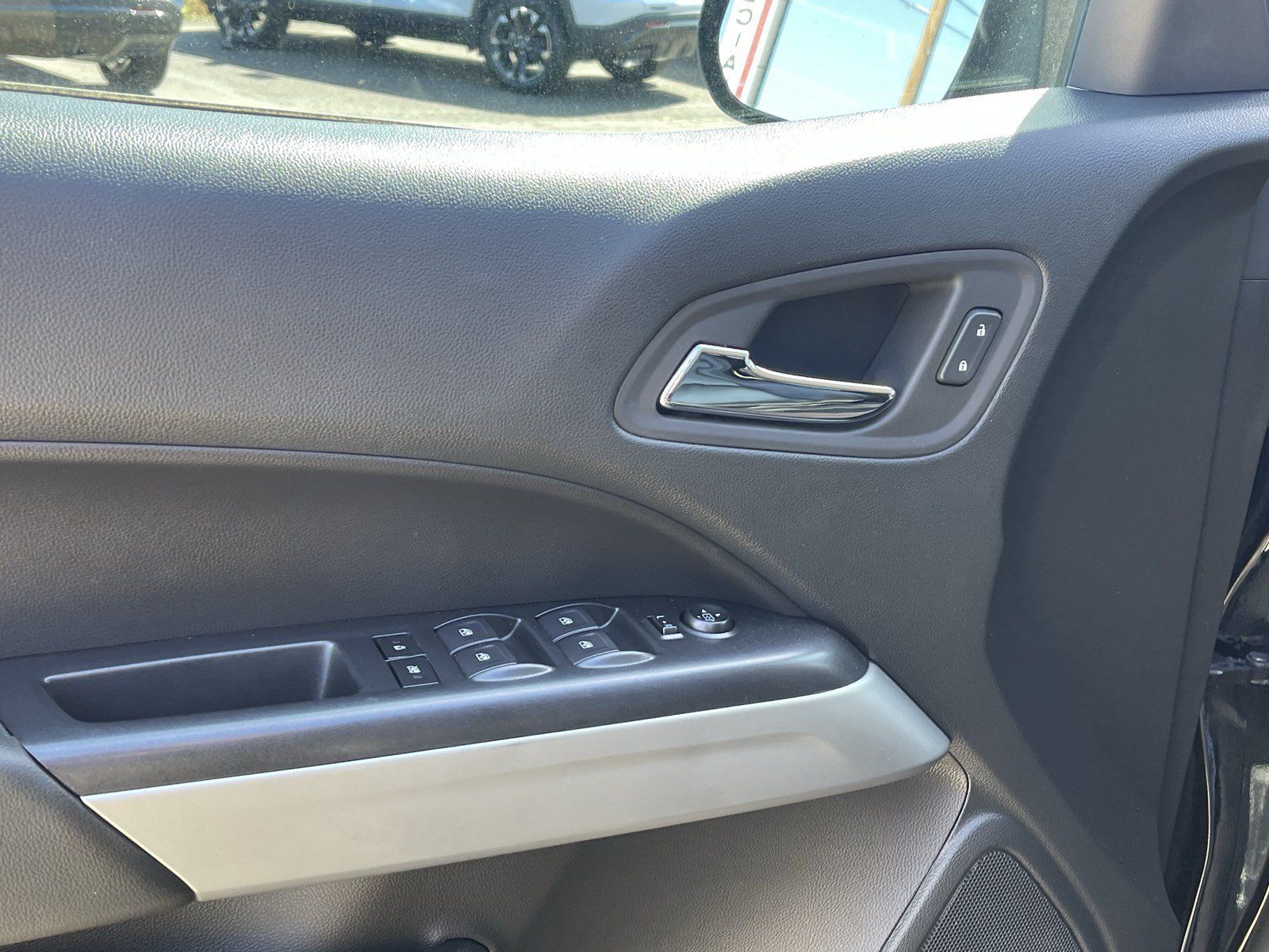 Used 2022 Chevrolet Colorado ZR2 AWD/4WD image 17