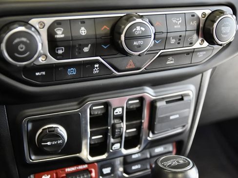 Used 2023 Jeep Wrangler Unlimited Rubicon 4xe AWD/4WD image 18
