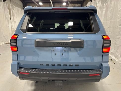 Used 2025 Toyota 4Runner SR5 AWD/4WD image 6