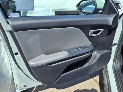 Used 2025 Kia K4 FWD image 11