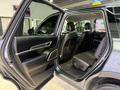 Used 2020 Kia Telluride LX AWD/4WD image 36