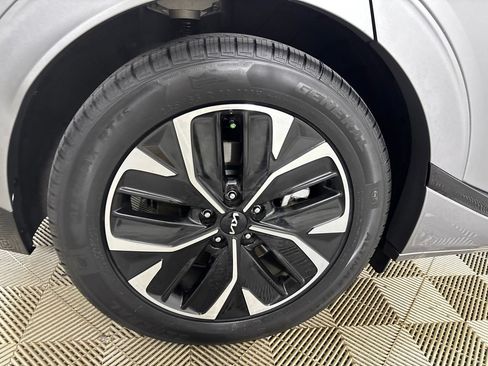 Used 2024 Kia EV6 GT-Line w/ GT-Line White Seat Package RWD image 31