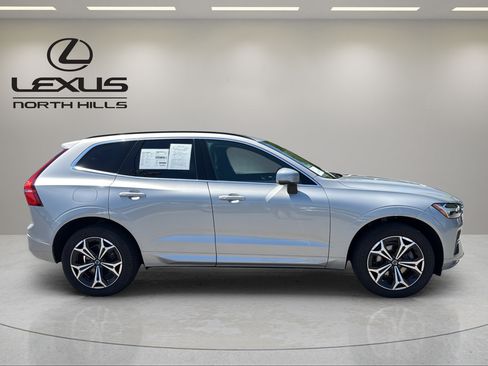 Used 2022 Volvo XC60 B5 Momentum AWD/4WD image 5