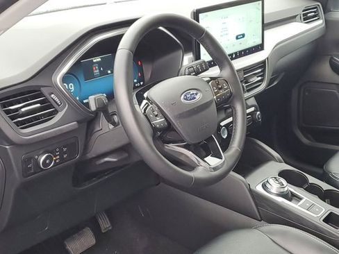 Used 2025 Ford Escape Platinum image 10