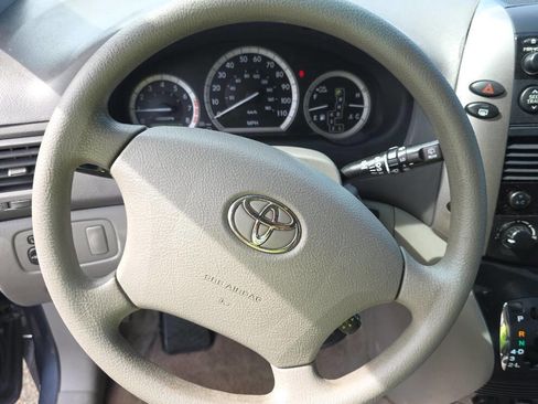 Used 2008 Toyota Sienna CE image 12