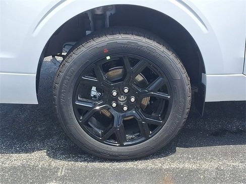 New 2025 Ford Maverick Lobo image 5