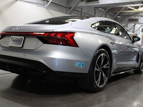 Used 2023 Audi e-tron GT Prestige AWD/4WD image 12