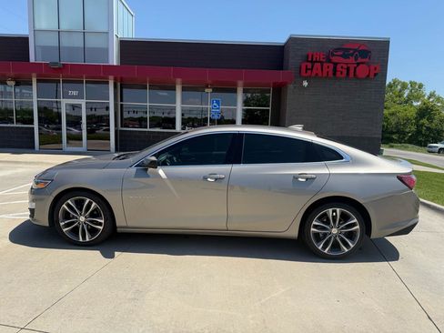 Used 2022 Chevrolet Malibu LT FWD image 1