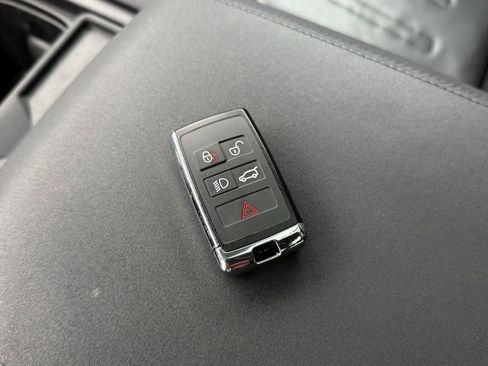 Used 2020 Land Rover Defender 110 SE AWD/4WD image 34