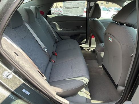 New 2026 Hyundai Elantra SE image 16