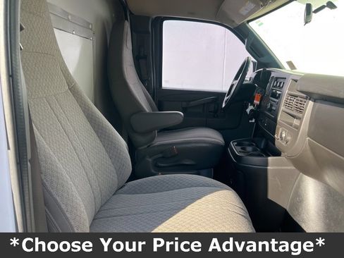 Used 2016 GMC Savana 3500 image 26