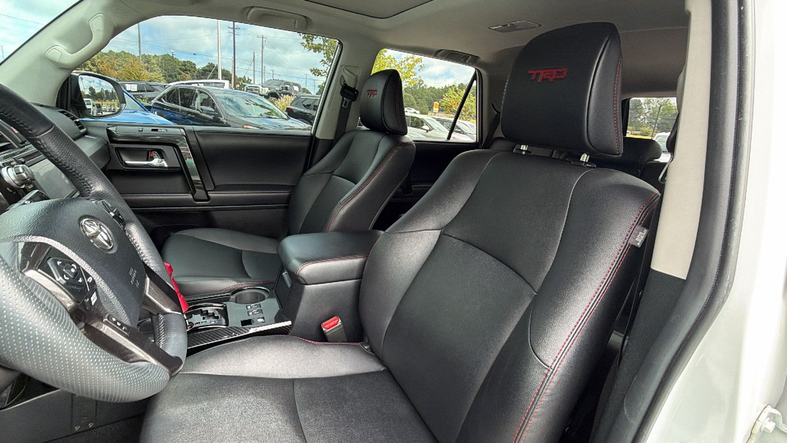Used 2018 Toyota 4Runner TRD Off-Road Premium AWD/4WD image 17