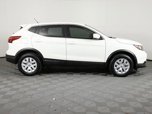 Used 2019 Nissan Rogue Sport S image 4