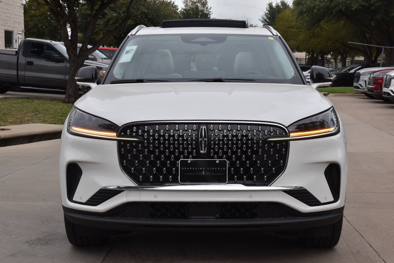 New 2027 Lincoln Aviator Reserve RWD image 2