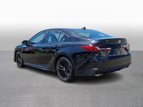 Used 2025 Toyota Camry SE FWD image 6