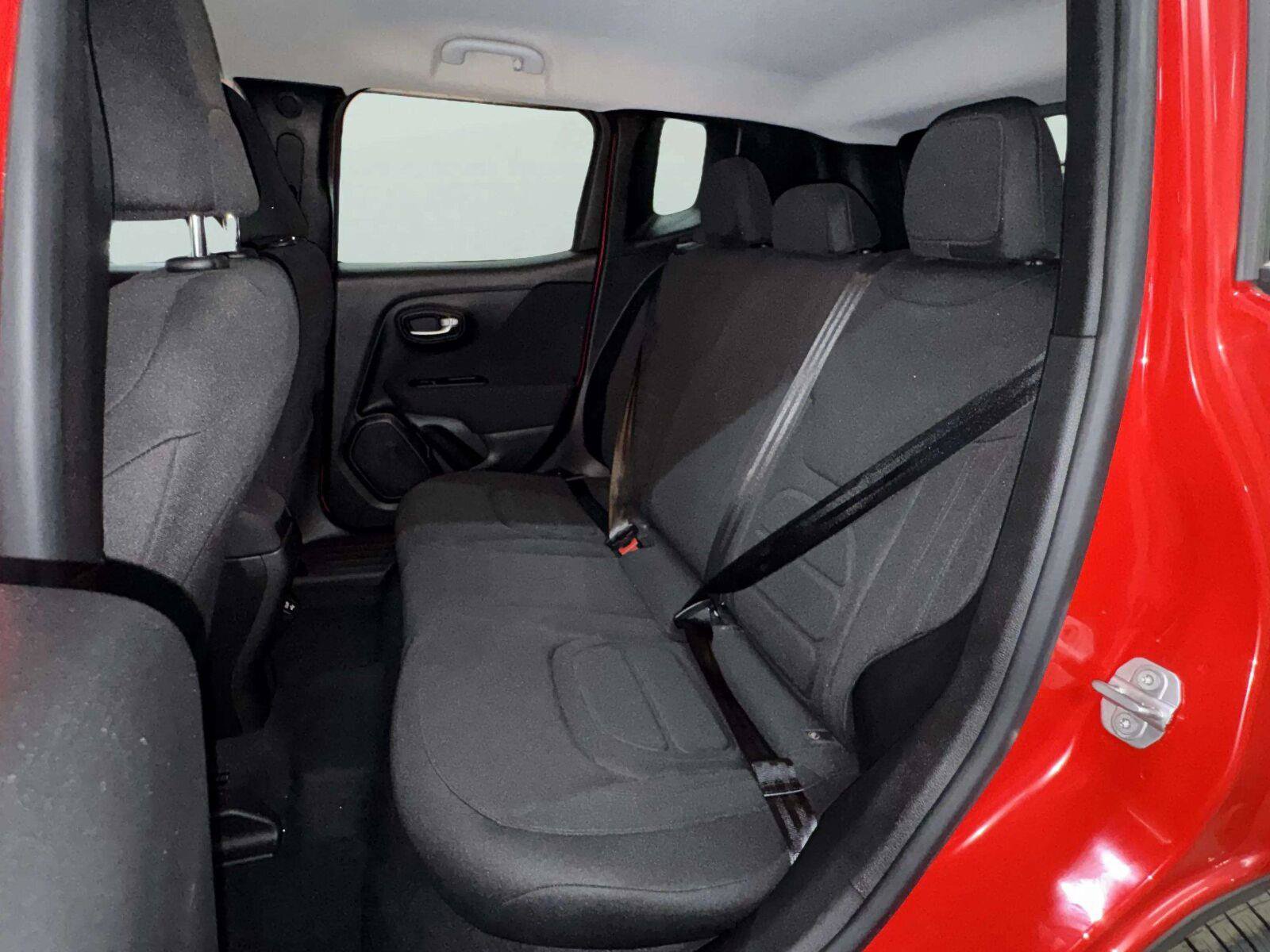 Used 2020 Jeep Renegade Latitude AWD/4WD image 41