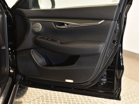 Certified 2025 INFINITI QX50 Luxe image 33