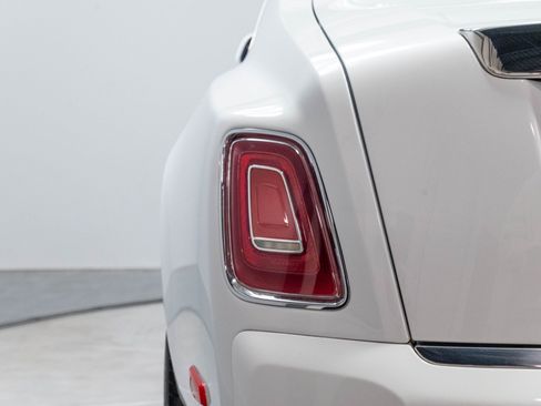 Used 2019 Rolls-Royce Phantom Sedan RWD image 59