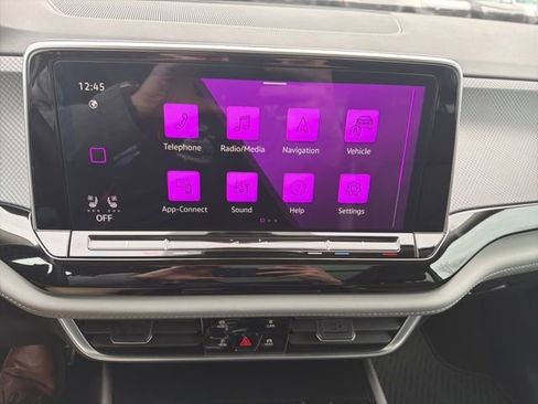 Used 2024 Volkswagen Atlas Peak Edition SEL image 12