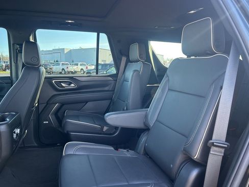 Used 2023 GMC Yukon SLT image 6