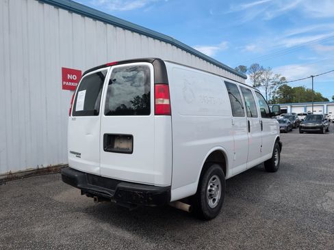 Used 2013 Chevrolet Express 2500 RWD image 8