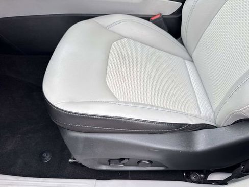 Used 2022 Jeep Compass Latitude w/ Sun and Sound Group image 19