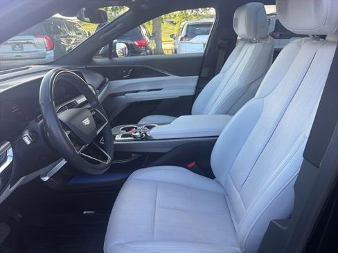 Used 2024 Cadillac Lyriq Luxury image 13