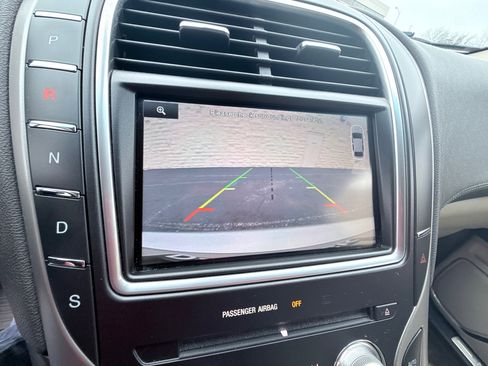 Used 2016 Lincoln MKX Select w/ Climate Package image 16