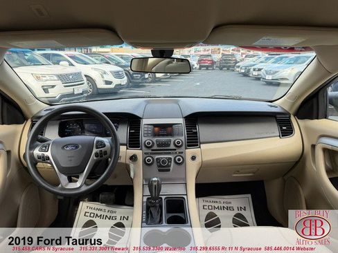 Used 2019 Ford Taurus SE FWD image 13