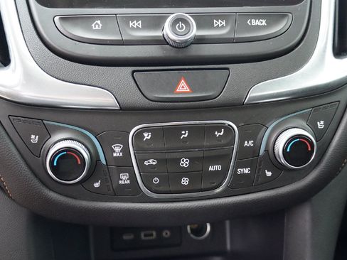 Used 2021 Chevrolet Equinox Premier image 13