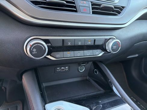 Used 2024 Nissan Altima 2.5 SR image 17