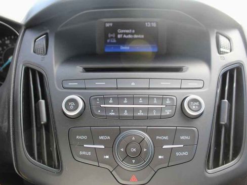 Used 2017 Ford Focus SE image 20