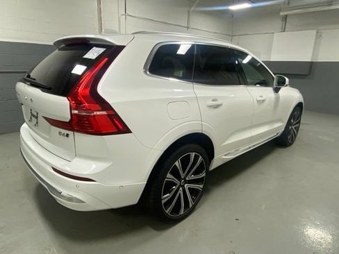 Used 2023 Volvo XC60 B6 Ultimate w/ Climate Package AWD/4WD image 3