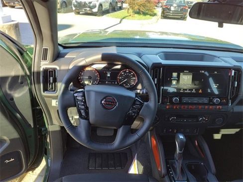 Certified 2025 Nissan Frontier PRO-4X w/ Pro Convenience Package image 10