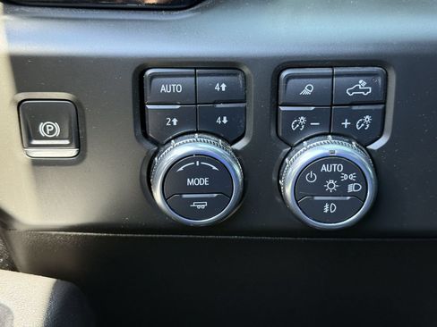 Used 2025 GMC Sierra 2500 AT4 AWD/4WD image 20