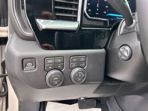 New 2026 Chevrolet Silverado 1500 High Country w/ High Country Premium Package AWD/4WD image 18