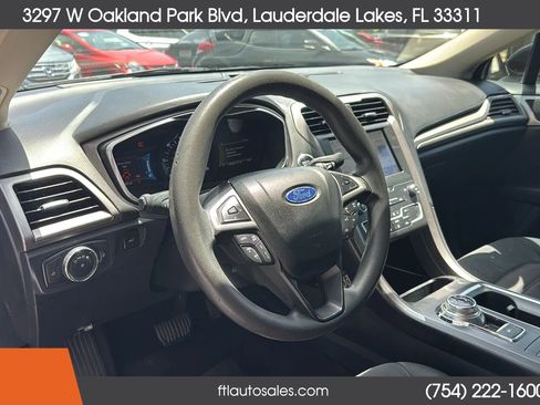 Used 2020 Ford Fusion SE FWD image 34
