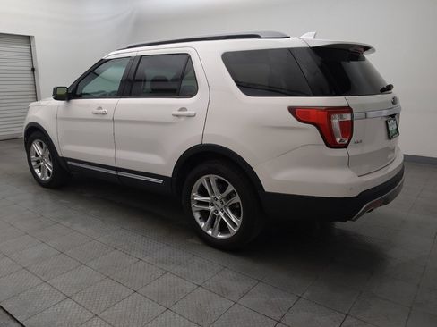 Used 2017 Ford Explorer XLT w/ Equipment Group 201A FWD image 3