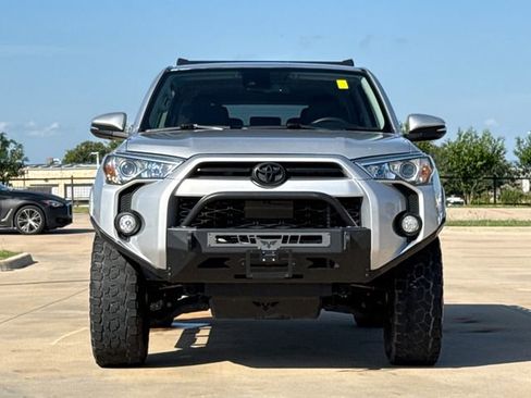 Used 2020 Toyota 4Runner SR5 Premium w/ Moonroof Package AWD/4WD image 2