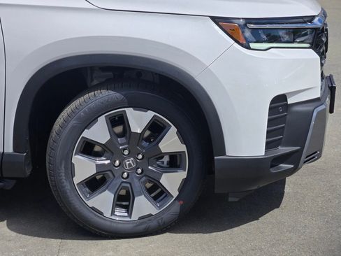 New 2026 Honda Pilot Elite image 3