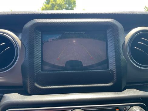 Used 2022 Jeep Wrangler Unlimited Sport AWD/4WD image 6