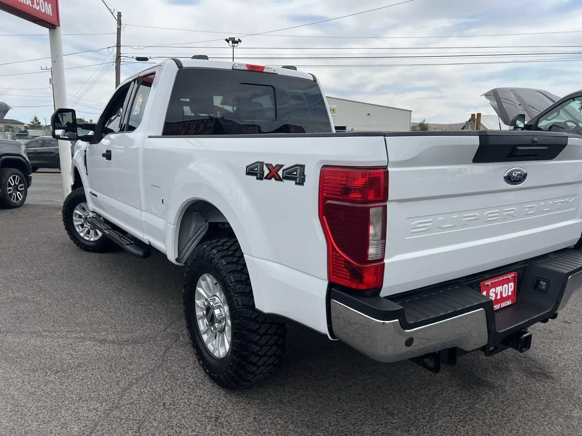 Used 2022 Ford F250 XLT w/ XLT Value Package AWD/4WD image 5