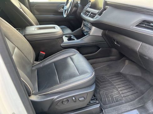 Used 2021 GMC Yukon SLT w/ SLT Luxury Plus Package image 2